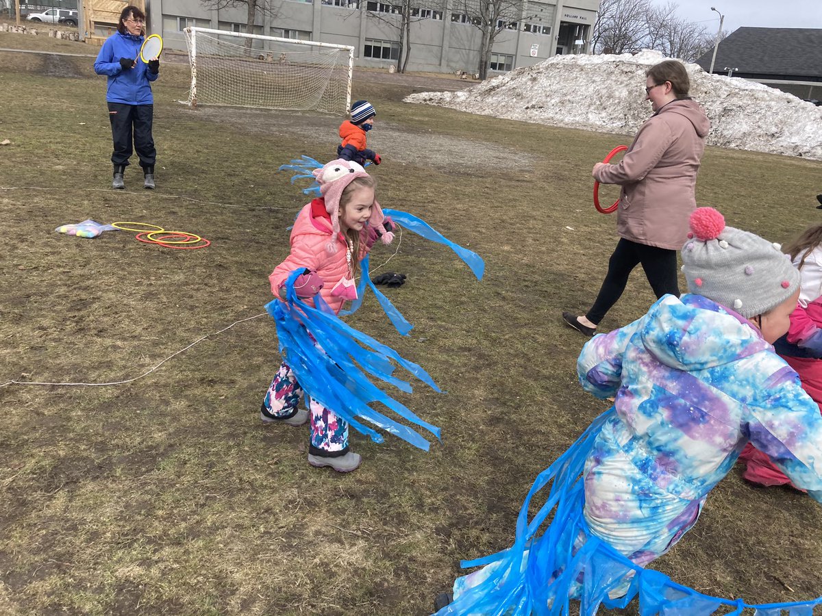 kathycoffin's tweet photo. So much fun at SALLY today with Mrs. B.  @StBonaventures #playbasedlearning #outdoorlearning https://t.co/GRbHJGe69X