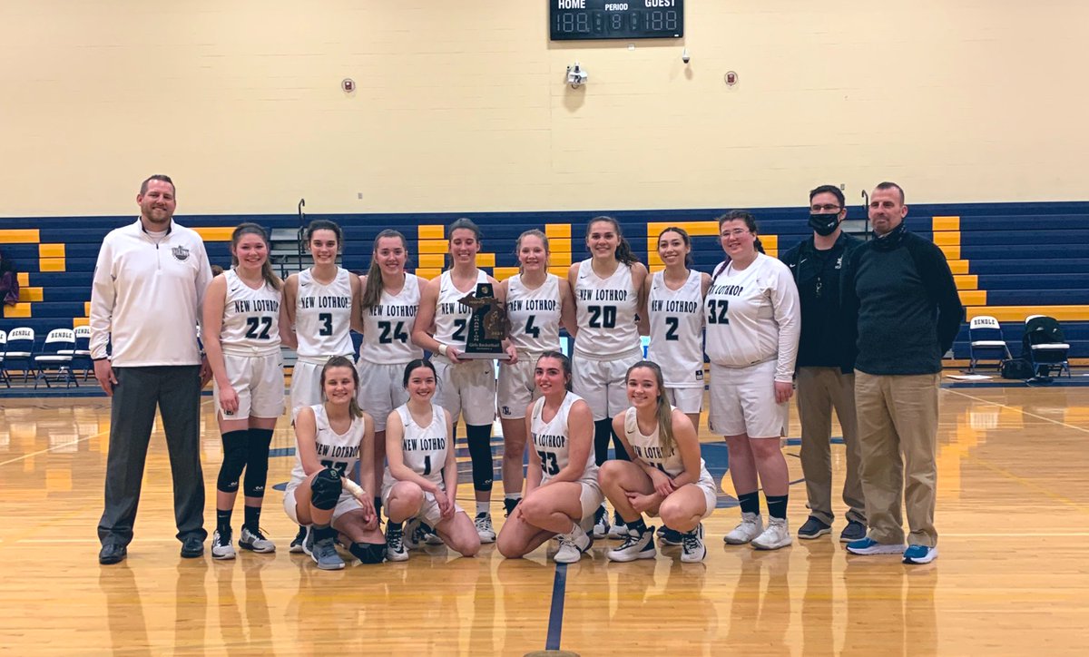 🏆 District Champs! 🏆  
🖤🤍The Hornets defeated Beecher 44-15🖤🤍

NL will play Lakeville in the 1st round of Regionals on Monday.  #HornetPRIDE