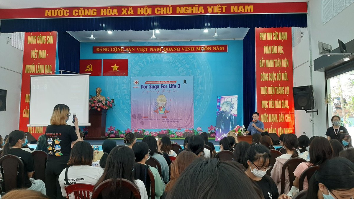 Clover9339's tweet photo. Mọi người có ai đang ở FSFL hông nè. Mình đến rồi 💜
#FSFL3 #FORSUGAFORLIFE3 #SPRINGGOESON @FSFL_VN https://t.co/inYeBJvfes