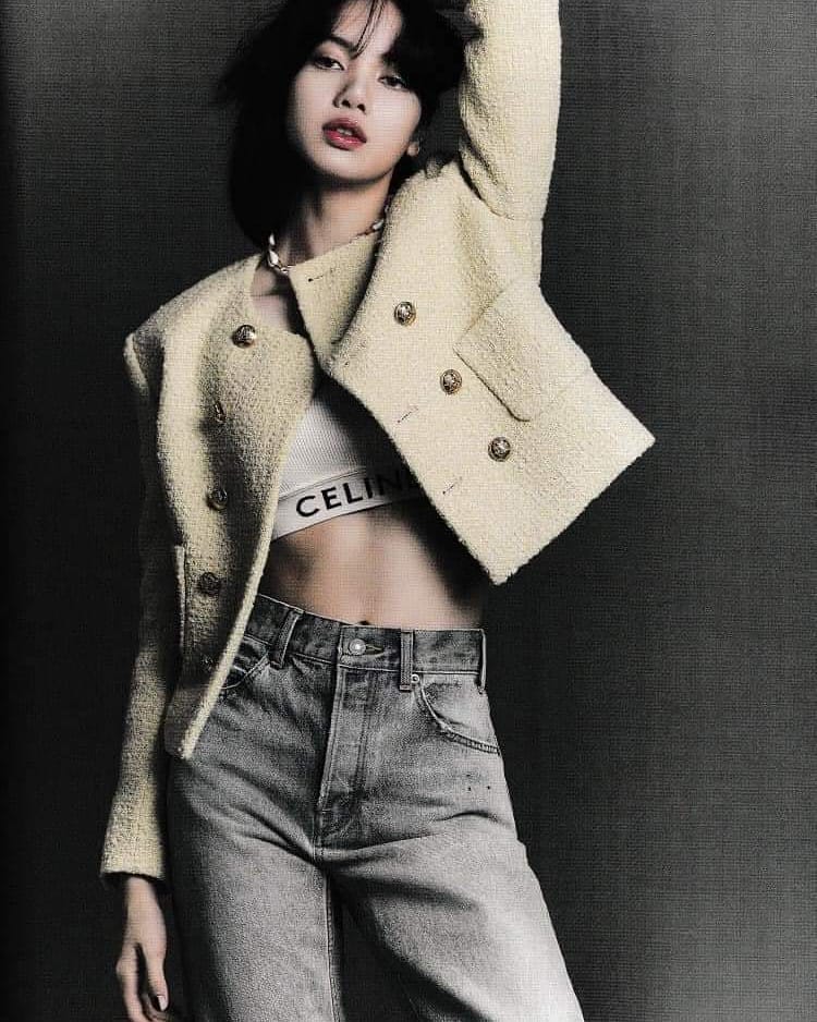 LisaNamtarn's tweet photo. #TheLalisaDay
#lisabirthday ngày này 24 năm về trước đã có 1 thiên thần được sinh ra. Mãi yêu cậu Lisa https://t.co/JHMBPdOQC4