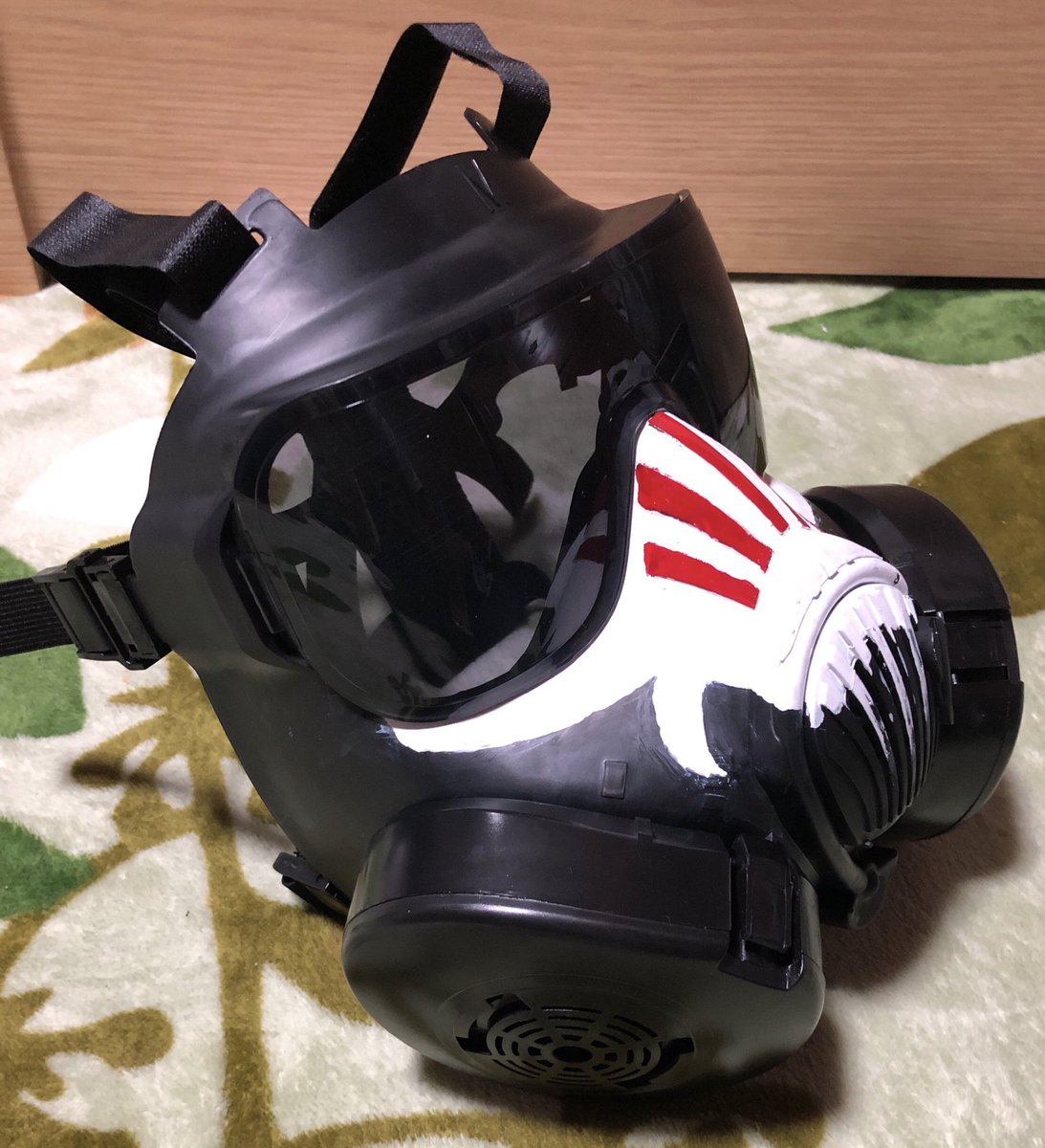 Tari_23miri's tweet photo. SCP:OVERLOADに登場する［セプター2-1_ヴァズ］のガスマスクをインスパイアしたペイントをしました👍

めっちゃムズかったです
 #SCPOVERLOAD
 #SCP https://t.co/zw3iT1iUAf
