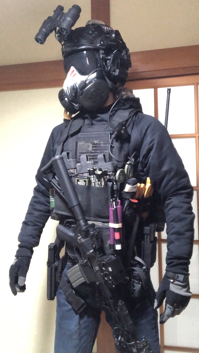 Tari_23miri's tweet photo. SCP:OVERLOADに登場する［セプター2-1_ヴァズ］のガスマスクをインスパイアしたペイントをしました👍

めっちゃムズかったです
 #SCPOVERLOAD
 #SCP https://t.co/zw3iT1iUAf