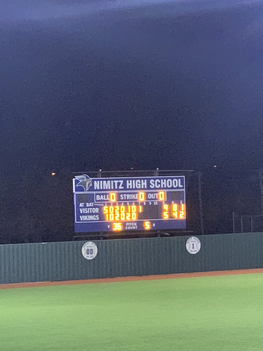 delossae17's tweet photo. Big win for @bigirvbaseball tonight. https://t.co/2hYHyKSijz