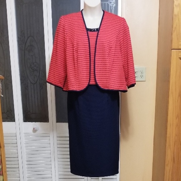 Ekaterina K tweet media