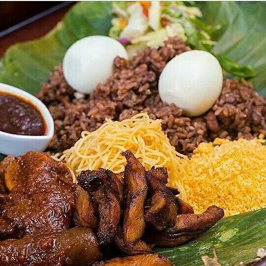 y1025fm's tweet photo. It’s late &amp; you’re hungry. Which would you pick?

A. Waakye
B. Jollof

#WakeKeepingOnY w/ @kwameScientific X @DjColeda X @DJTeenaGH https://t.co/zC4fj6j0d1