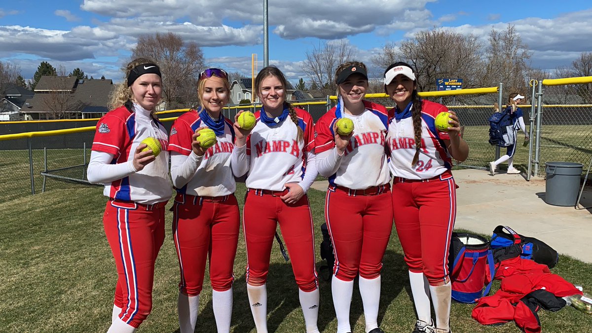 BulldogVarsity's tweet photo. Our 5 homerun hitters!!💙❤️ https://t.co/cCuYnFgesL