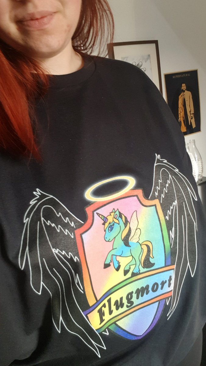 LifeofNana's tweet photo. OH MY GOD OH MY GOD OH MY GOD
Officially a proud #Flugmort with merch! https://t.co/Kln0PrdCCk