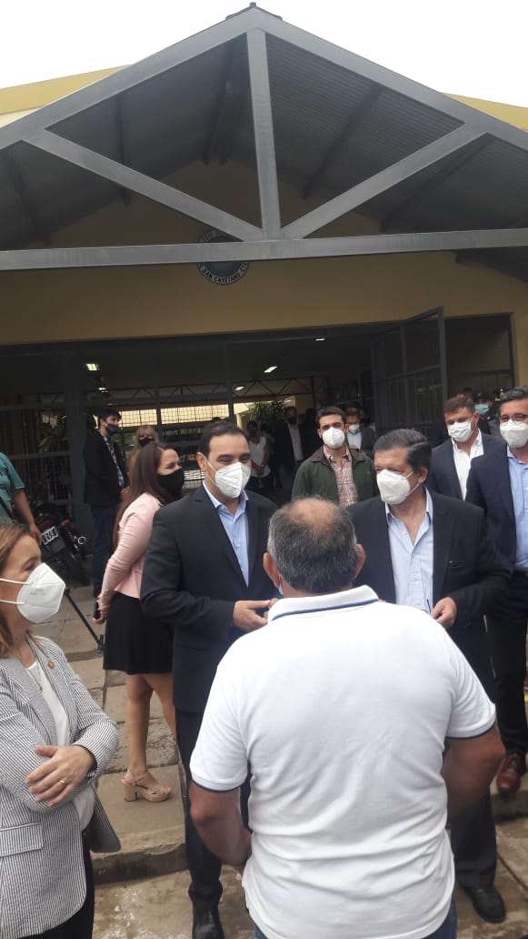 PedroBraillardP's tweet photo. La #Educación como prioridad para el @CorrientesGob. En San Cayetano hoy, junto al gobernador @gustavovaldesok y el ministro @JuanjoLDesimoni, participamos de la inauguración de obras en el Colegio Secundario de esa localidad. https://t.co/9mIHrnqNRj