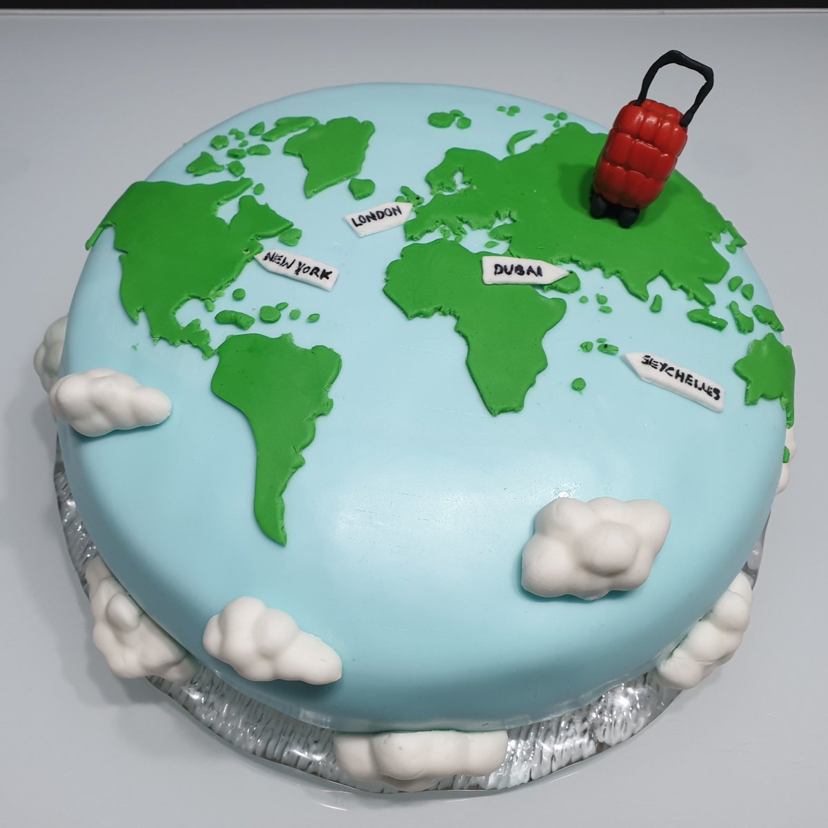 AnnaSchegge's tweet photo. Con la speranza di tornare presto a poterci muoverci e viaggiare liberamente, di essere liberi di andare ovunque (concerti in primis, tipo quelli di Ermal,- uno a caso😜) ❤
#MyBirthday https://t.co/33eHjzRJxK