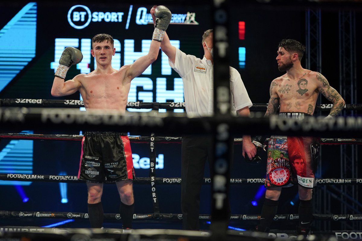 FrankWarren's tweet photo. Brad 'The Blade' Foster moves to 14-0-2 with tonight's win over Alvaro Rodriguez ☝️
#FosterRodriguez https://t.co/uDShuw5LMv