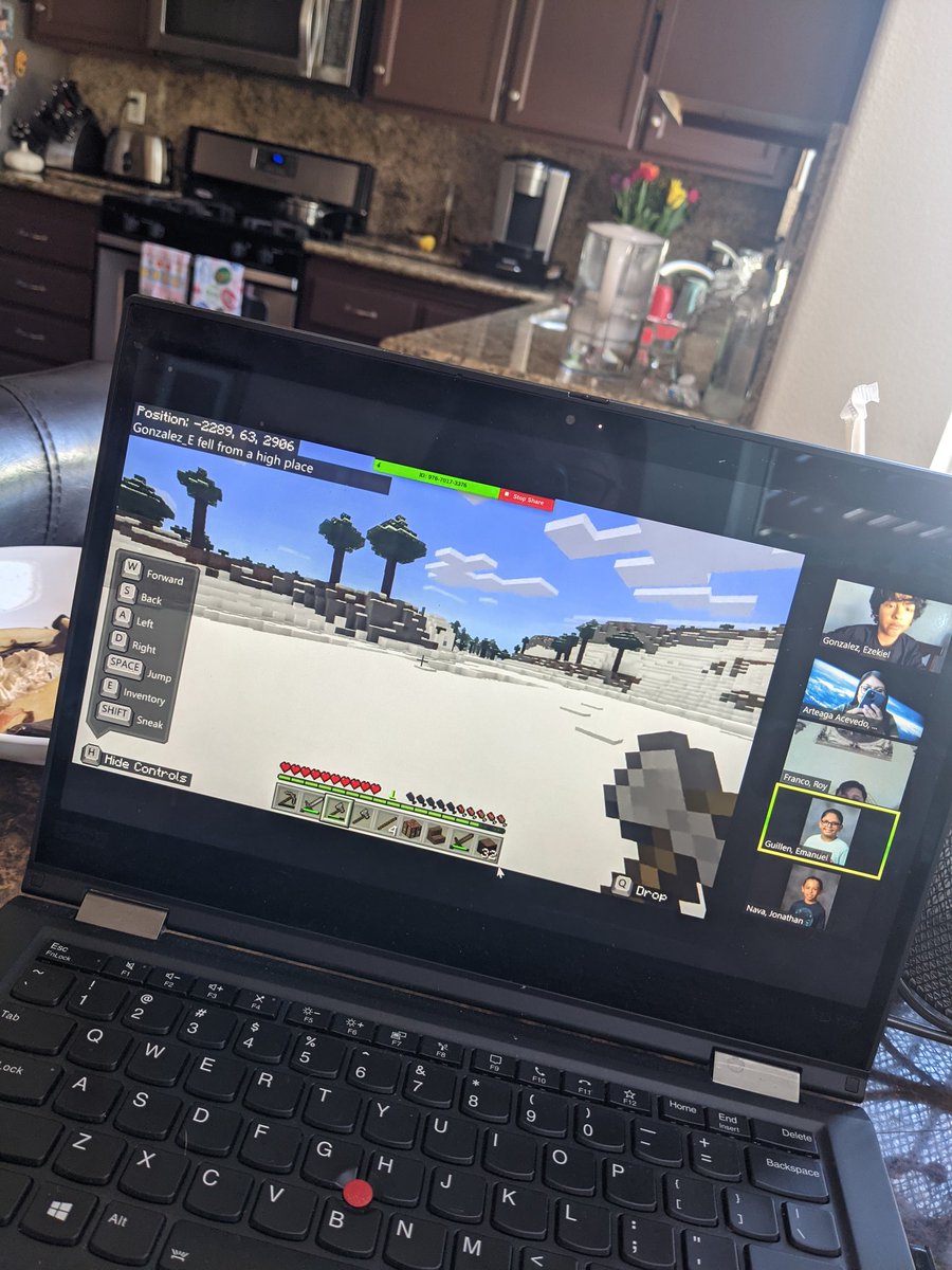 Fun Friday was a combination with our Group Level 3 Reward. Students enjoyed playing Minecraft Education! #workhardplayhard #iteach5th @Minecraft @ValVerdeUSD @TripleCrownEl