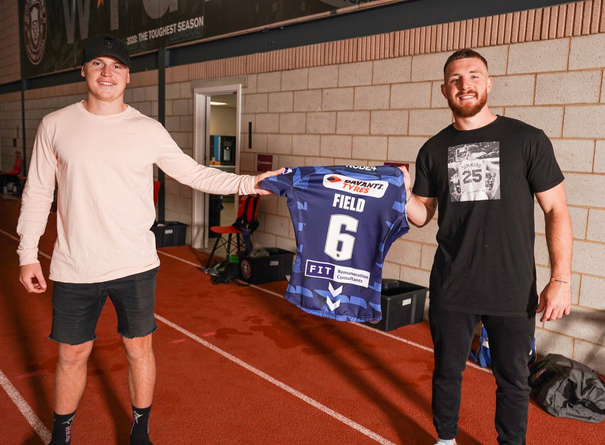 Was a privilege to present my little mate <a href="/JaiTField/">Jai Field</a> his debut Wigan shirt. Sad end to his first game in the UK, be back in no time.