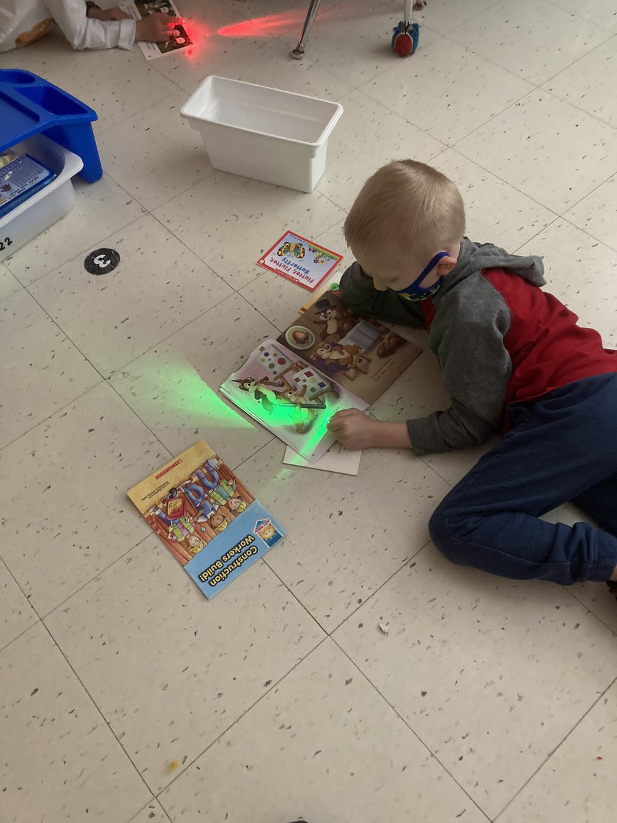 Storytellers153's tweet photo. Finally back to Flashlight Friday and read to self. Glad to be back 5 days a week with my kindergarten students. @GuffeyElem https://t.co/Nm7csUnvhi
