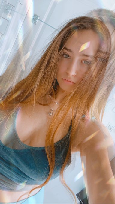 Cuz I&rsquo;m cute https://t.co/owMfyqk07V