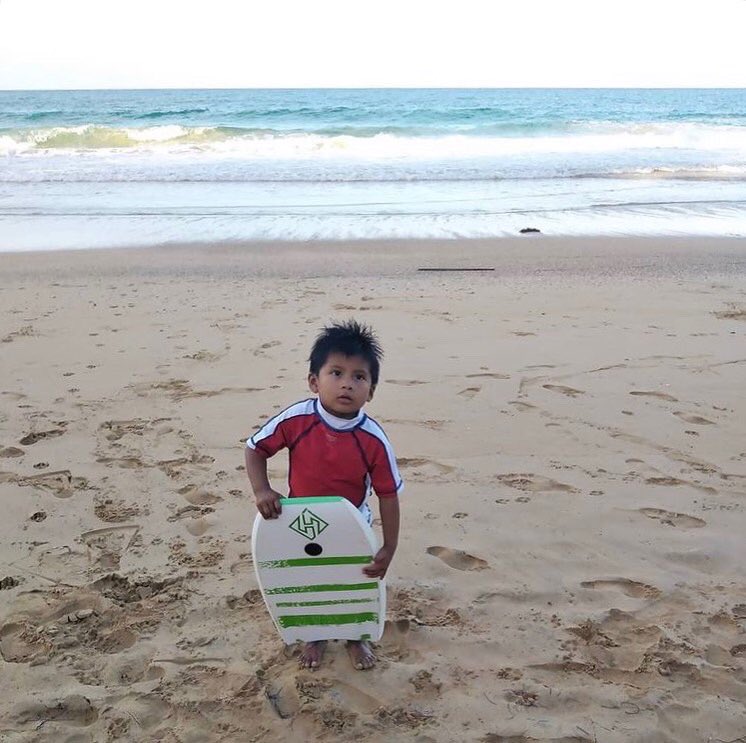 viviendoelsurf's tweet photo. Theo José practicando con Rey 🤴 en #bluff #hubboardspanama @rainsandshop #estumomento #minikicks @reynaldojose939gmai.com3 ⚡️🔱🇵🇦🧜🏾‍♂️😎👑🌊 https://t.co/MT41IB2wkp… https://t.co/3z88xV4Tdj
