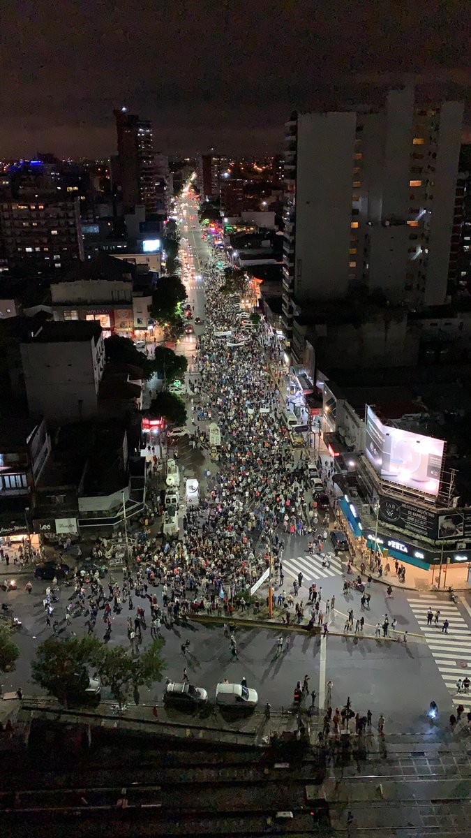 Ahora en Ramos Mejía, provincia Buenos Aires, masiva marcha pidiendo seguridad. #justiciapormaria