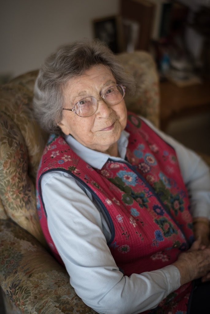 When Beverly Cleary was a young girl, she couldn't read at the same level as her classmates.

The school librarian befriended her, gave her new books, and encouraged her to keep on reading.

She went on to sell over 91 million books in 20 countries.

#RIPBeverlyCleary