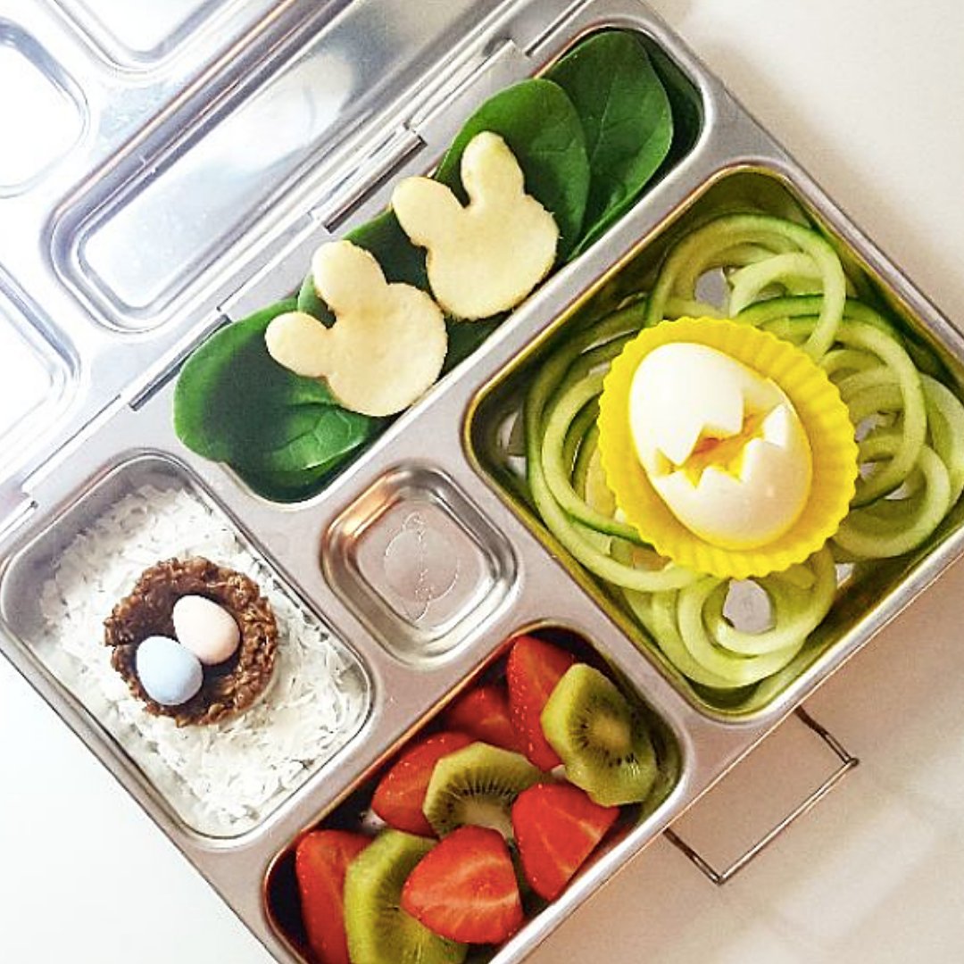 teukoapp's tweet photo. #Easterlunchbox series - DAY 2. Here is a nest created by @lunches_by_lindsay : hard boiled egg on cucumber strings. How smart is that?
#teuko #kidsfood #creativefood #easterfood #easterfun #edibleart #eastereggs https://t.co/fNN0EwDdtk