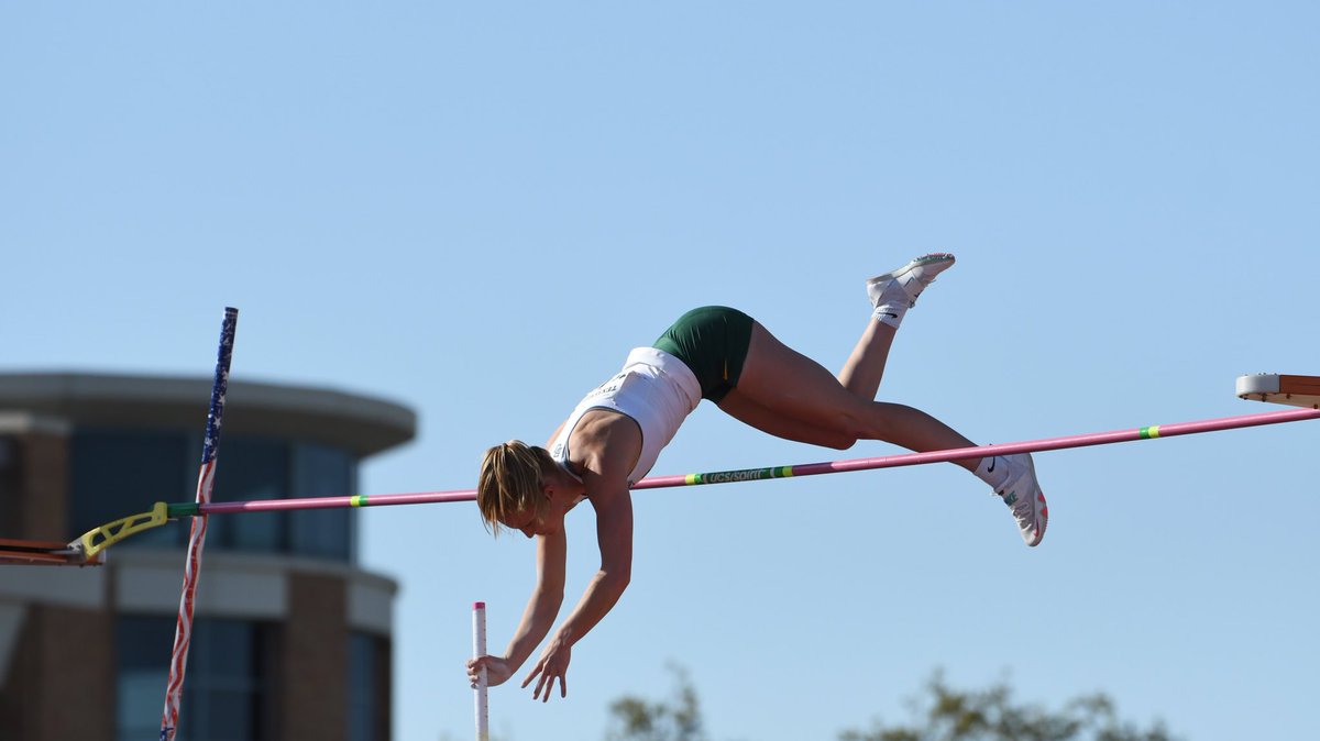 BaylorTrack's tweet photo. Tuesdi Tidwell is the runner-up in the women’s pole vault! 🥈

📈 14-5.5 (4.41m)

#SicEm 🐻 https://t.co/bel06YJ243