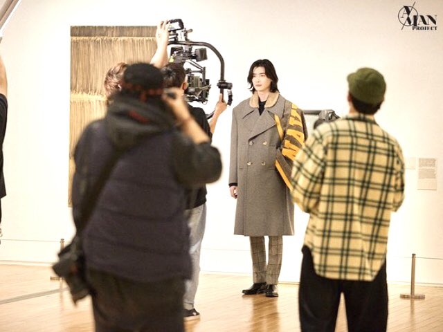 chokiemucho's tweet photo. I’m so happy because model Lee Jong-suk is back! 🥺😭🥳
#leejongsuk
#amanproject2018
#modelturnedactor https://t.co/QybVqD4L91