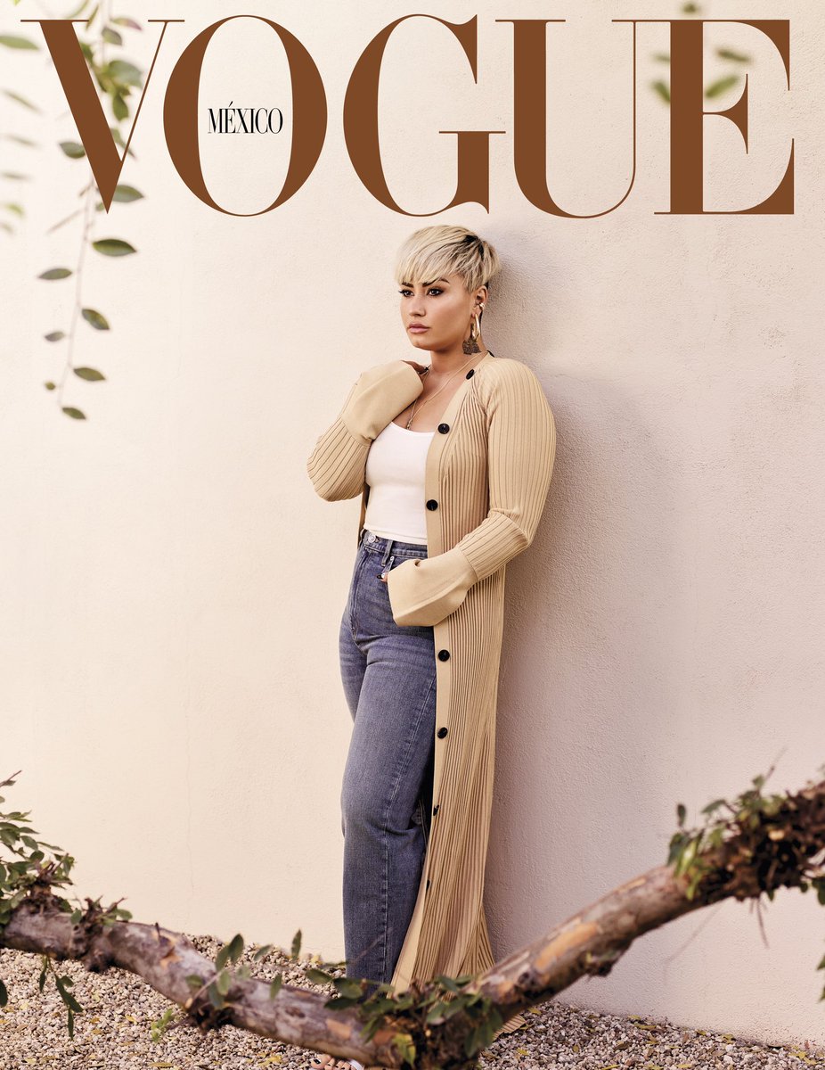 ddlovato's tweet photo. 🤍✨ @voguemexico 

https://t.co/VCNLWo81bf https://t.co/MViguhBcTf