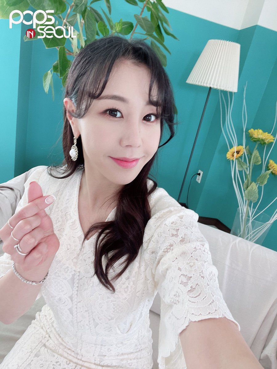 Pops in Seoul tweet media