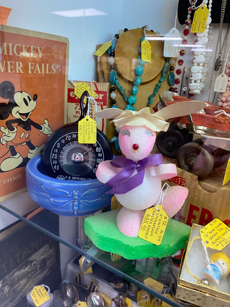 NolaBarger's tweet photo. 🌸🌺🌼shop Dealer 72🌼🌺🌸
 🐥Antiques Iowa Antique Mall
           🐇Story City, Iowa

If you see something you like, call the mall &amp; buy it over the phone.
(515) 733-9311

Open 10-7
right off I-35
Exit 124

Our mall is spacious &amp; allows comfortable, social distance shopping. https://t.co/kJwW4v3F2K