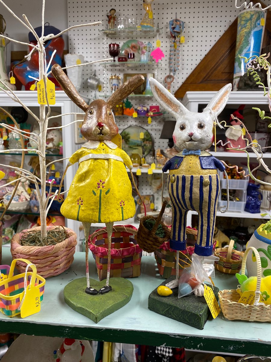 NolaBarger's tweet photo. 🌸🌺🌼shop Dealer 72🌼🌺🌸
 🐥Antiques Iowa Antique Mall
           🐇Story City, Iowa

If you see something you like, call the mall &amp; buy it over the phone.
(515) 733-9311

Open 10-7
right off I-35
Exit 124

Our mall is spacious &amp; allows comfortable, social distance shopping. https://t.co/kJwW4v3F2K