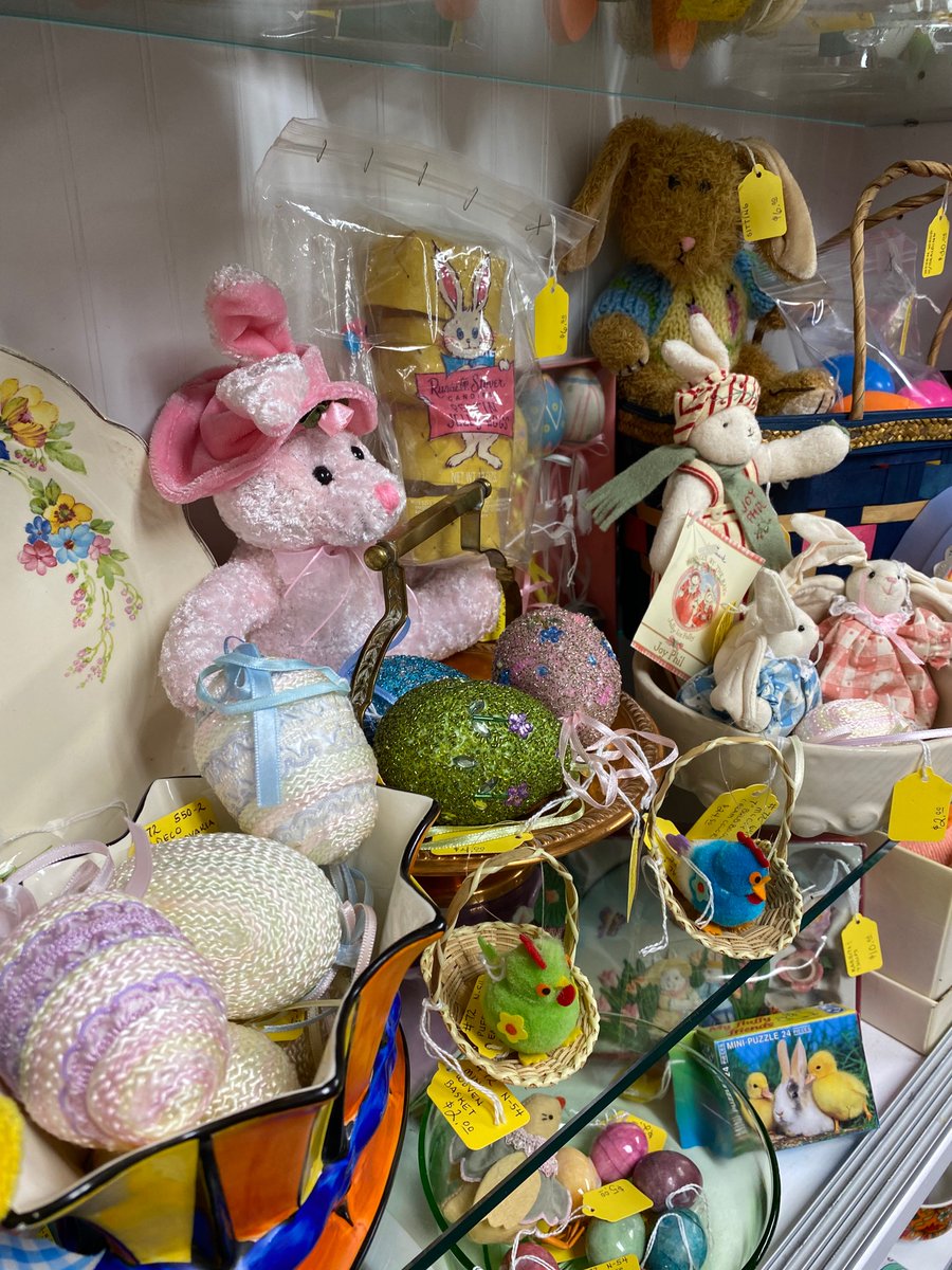 NolaBarger's tweet photo. 🌸🌺🌼shop Dealer 72🌼🌺🌸
 🐥Antiques Iowa Antique Mall
           🐇Story City, Iowa

If you see something you like, call the mall &amp; buy it over the phone.
(515) 733-9311

Open 10-7
right off I-35
Exit 124

Our mall is spacious &amp; allows comfortable, social distance shopping. https://t.co/kJwW4v3F2K