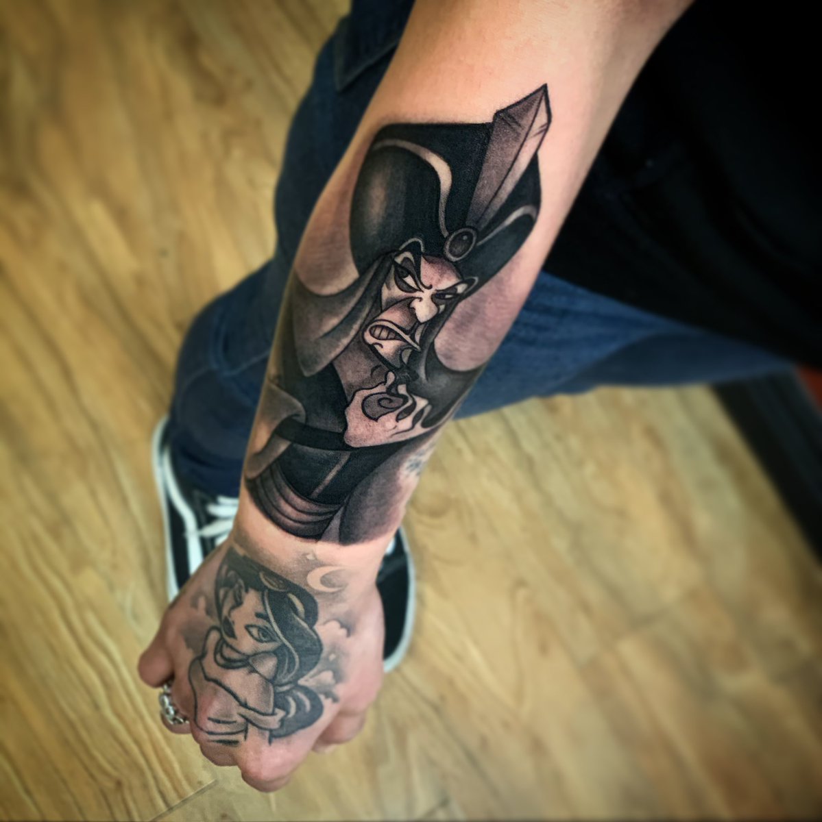 tattoosbymost's tweet photo. #jafar #Aladdin #Disney #DisneyWorld #DisneyPlus #villain #tattoos #tattooart #aladdintattoo #jafartattoo #worldwide https://t.co/bQ1Cuh3tGZ