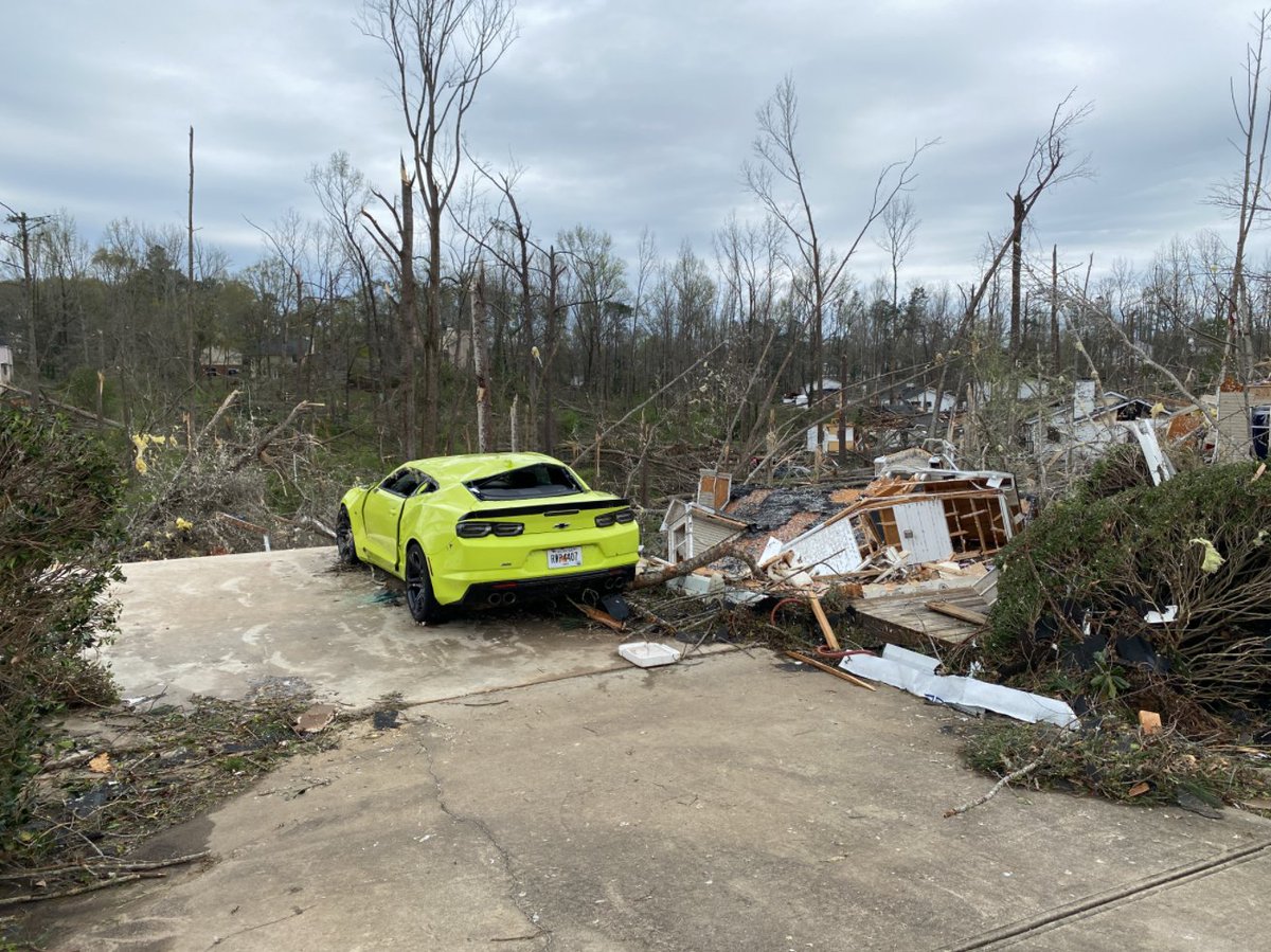 CharlieFurWx's tweet photo. One of the several EF-4 damage points in #Newnan, GA, before and after. Credit: NOAA https://t.co/9KhdvakiF5