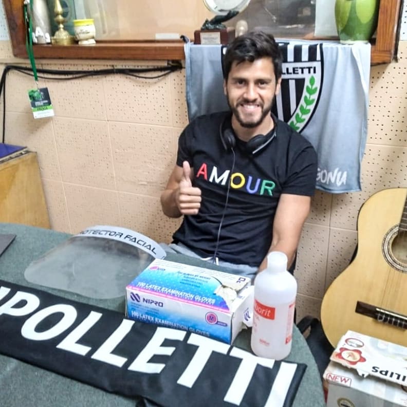 SAlbinegro's tweet photo. #SitioAlbinegroRadio en vivo por la 89. 7 con la visita de @nicotrecco https://t.co/7YcD13cC5v