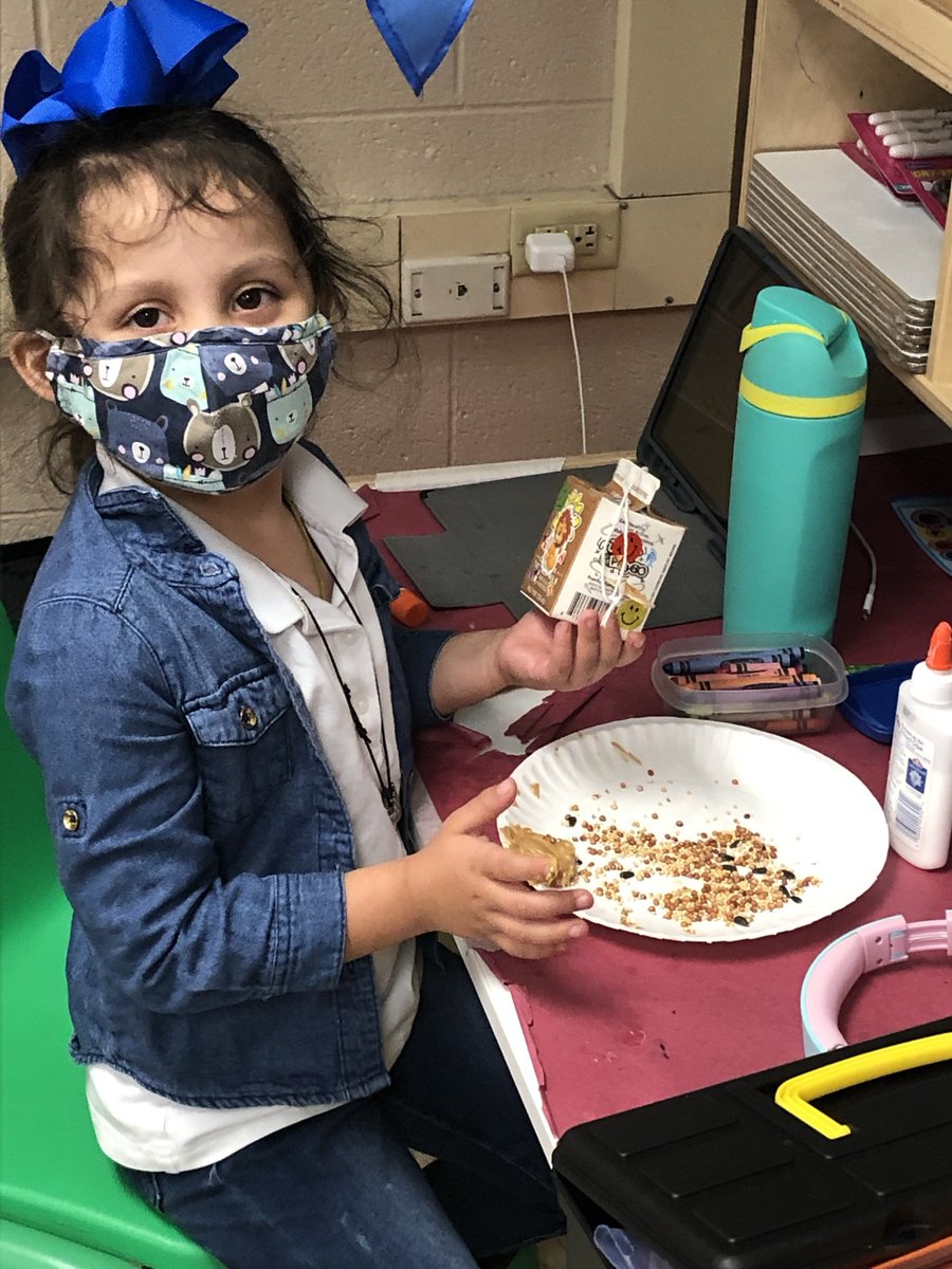 villarealhawks1's tweet photo. Mrs. Osborn’s class did a fabulous job on their Project Lead the Way bird feeders. PLTW - Project Lead The Way #losfresnospltw #pltwdistancelearning @PLTWorg https://t.co/2URI0YUWsY