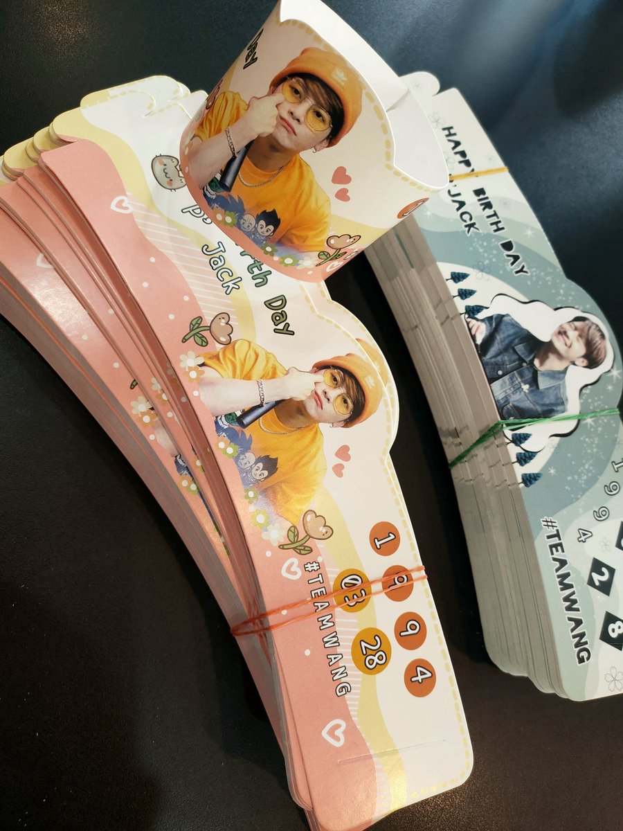 Peetpoii's tweet image. ส่งของไวมากก งานสวยมาก @StickerPics ส่งแบบให้ทางร้านช้าตอนแรกคิดว่าของจะมาไม่ทัน แต่สุดท้ายก็ทัน 🥺 #JacksonWang #JACKSONWANG28BD #IGOT7 #GOT7FOREVER #ALWAYSBESIDEMYJACKSONWANG #OurBestJacksonDay #HBD_P_Jack_mydaddy @JacksonWang852 @GOT7Official