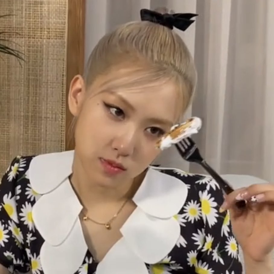 ໊ (@parkrosegallery) on Twitter photo 