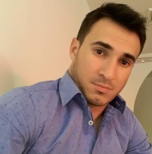 Cualquier dato de este nalgoncito rico es bien recibido.