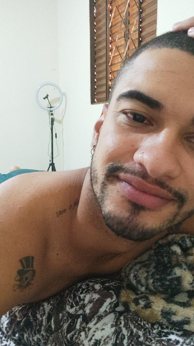 Mirandrick1's tweet photo. #Goiânia 
#LGBTQ 
#LGBTQbrasil https://t.co/LT9E8TcMZj