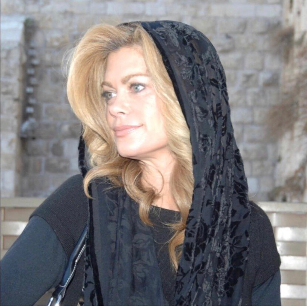 kathyireland's tweet photo. Wishing each &amp; every one of you, the Peace &amp; Blessings of Passover &amp; next week, the contemplation of Good Friday, as well as the Glory of Easter. Shabbat Shalom. https://t.co/bzx9kQTINv