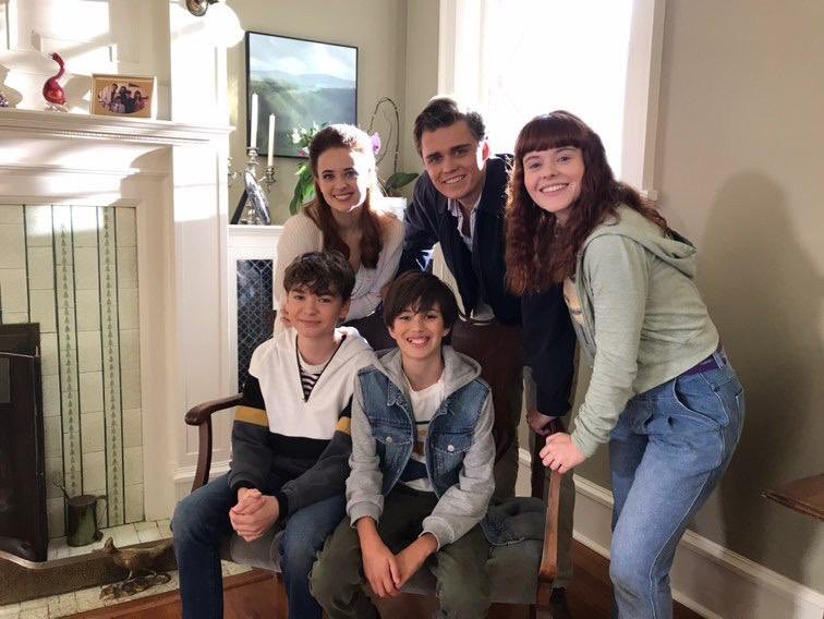 Some happy family jewels before it all gets dark and hidden...♥️
•
#VCAndrews #VCAndrewsHiddenJewel premieres this Sunday 03/28 8pm (ET), on <a href="/lifetimetv/">Lifetime</a> 🔮👯‍♀️🐍