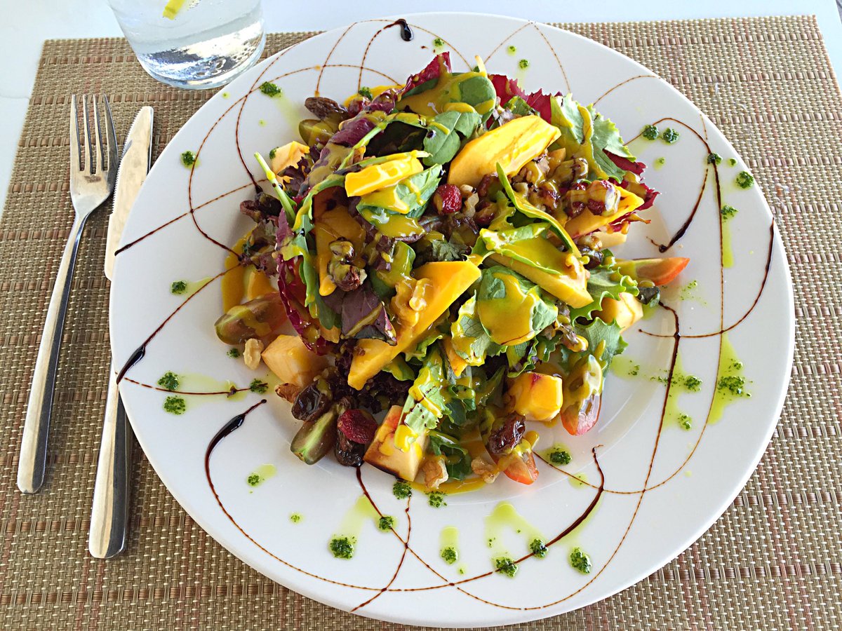 YolandaGranados's tweet photo. #saturday #salading #live https://t.co/GZ3wgZTF42