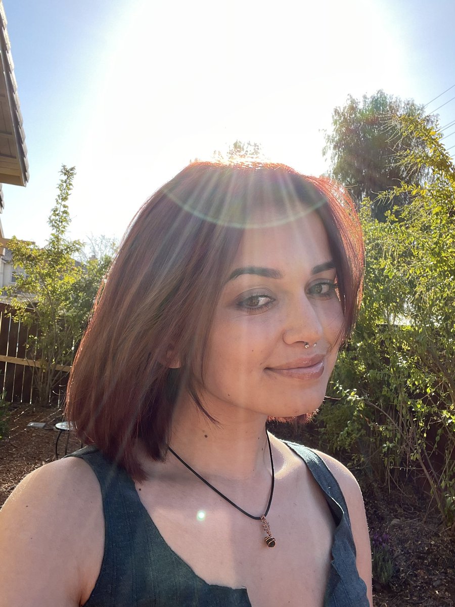 madirae0's tweet image. Cinnamon girl 🤎🤍