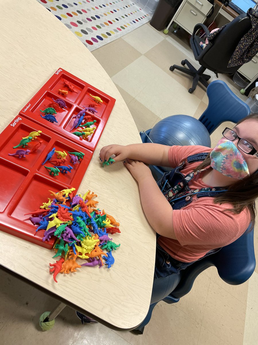 When you intend for her to sort by color, but she goes the extra mile and sorts by the type of dinosaur.. I am one PROUD teacher. This girl is a rockstar.🦖🦕❤️