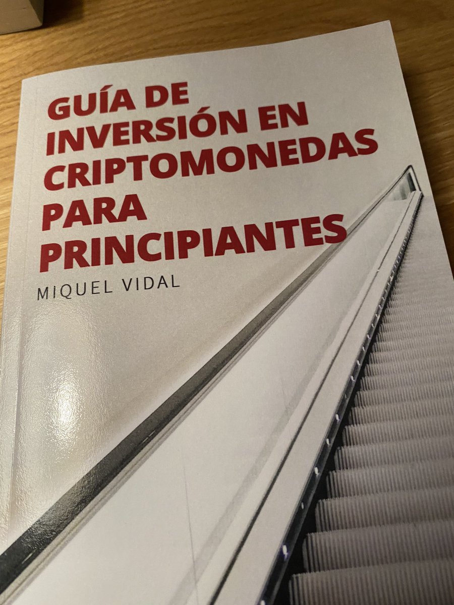 cryptobcncat's tweet photo. Me preguntáis mucho cómo empezar en el mundo cripto. El primer libro es perfecto para iniciarse. El segundo es “La Biblia del Análisis Técnico” y sirve para profundizar 😼

RT para que llegue a todo el mundo y así evitarme responder 100 privados al día 😹 https://t.co/IYZcBiM0vy