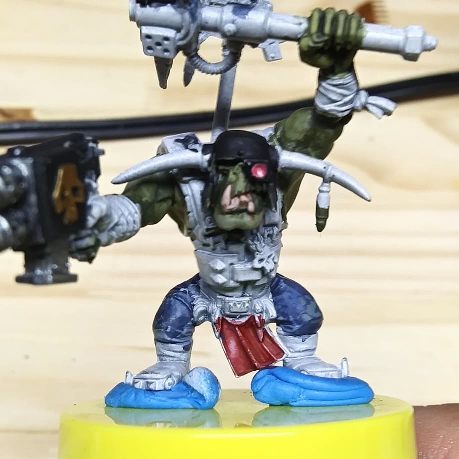 Mytho87150076's tweet photo. Show me your war face!! Made these awesome glowing visor with AK Interactive fluorescent magenta.

#WarhammerCommunity #warhammer40k #miniatures #painting https://t.co/F7gDgZftfl