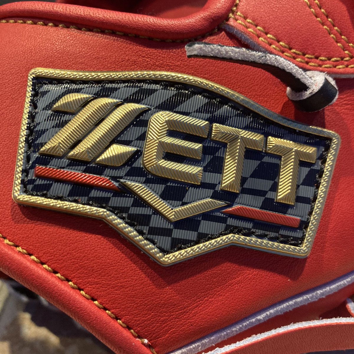 uacv's tweet image. おはようございます！
本日も通常通り10時〜20時までの営業です！

#ZETT #PROSTATUS 限定グラブ入荷しました✨
オリンピックイヤー限定の組市松紋様のラベルです♫
限定商品につき、早い者勝ちです🏃‍♂️💨
#東京2020 
#東京オリンピック