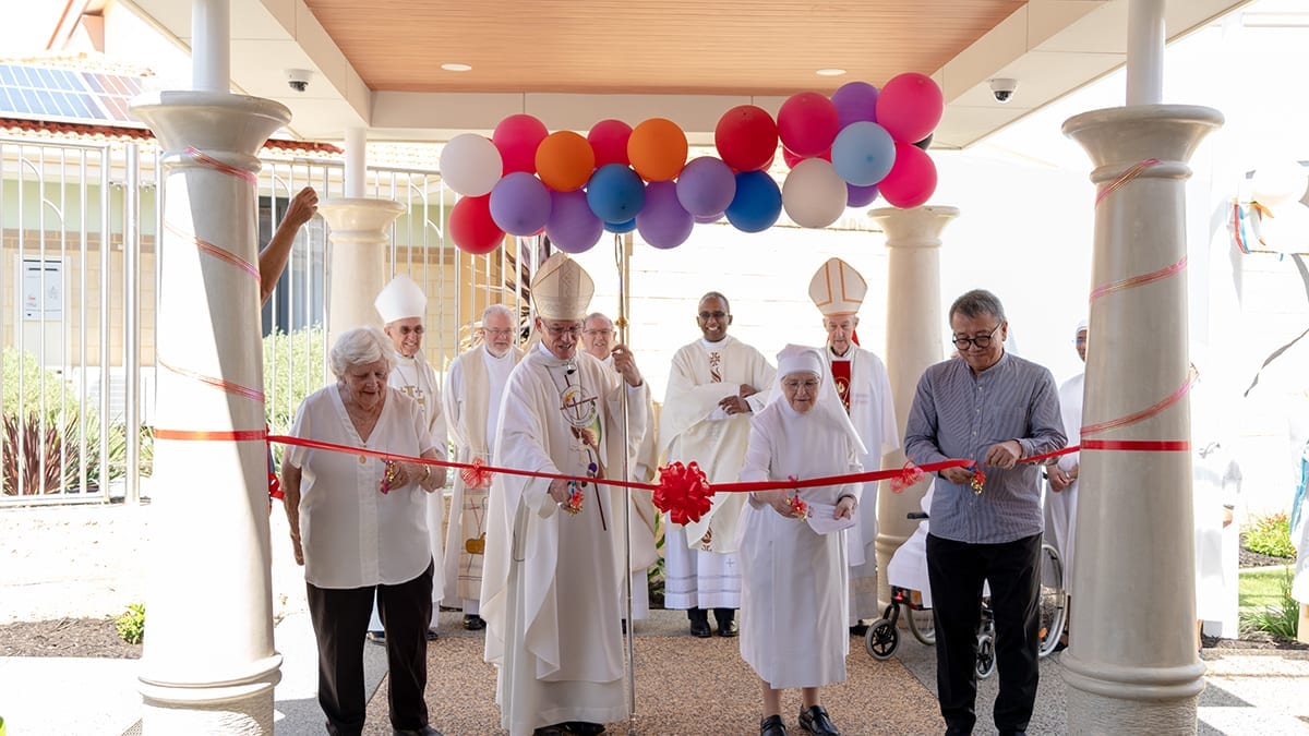 TheRecordPerth's tweet photo. The Little Sisters of the Poor gathered with special guests last week for the opening and blessing of a new independent-living space. 

#lsp #littlesistersofthepoor #wa #perthcatholic #archdioceseofperth #therecordau #anniversary #religioussistersinwa

 https://t.co/E6QhexKZvA https://t.co/h54rr64RNr