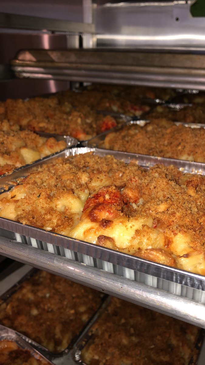 FoodsmithDUX's tweet photo. We cooked for more than 70 people tonight -- Lobster Mac 'n' Cheese, Roasted Asparagus with Lemon, Key Lime Pie Mousse. Thanks to those who ordered our #FridayNightSupper! #Duxbury https://t.co/TYlzXLVoH0