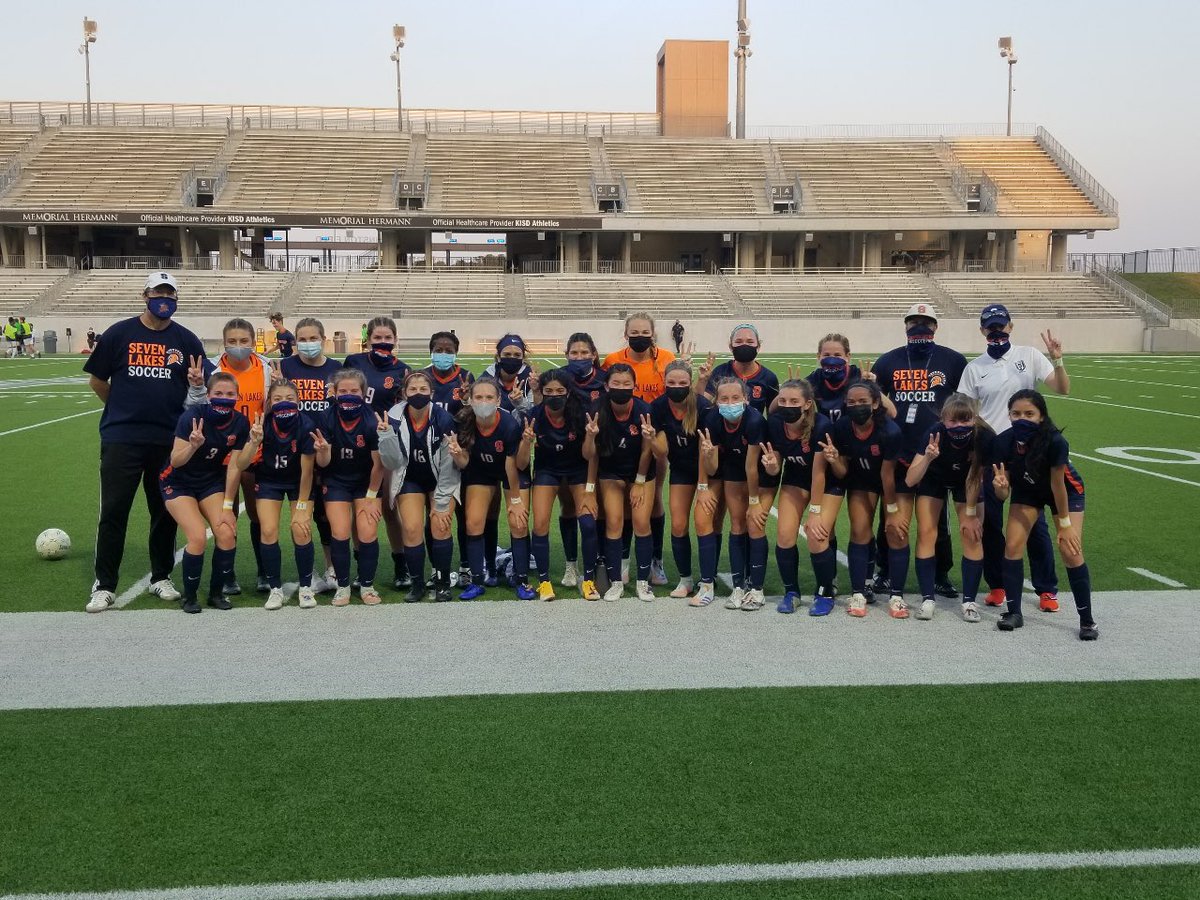 SLGirlsSoccer7's tweet photo. Bi-District Champs! 
Stay tuned for playoff info.... 

@kfinnesand @JHamon17 

#shutout #stayclassySL https://t.co/1fYh0O73W6