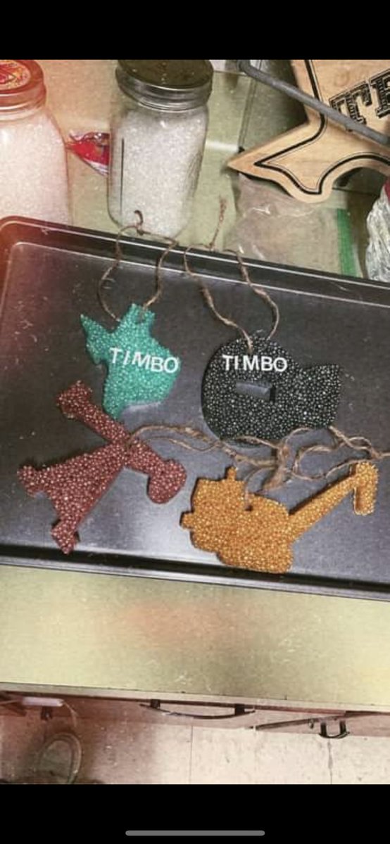ittybittychrisi's tweet photo. How about ya buy an air freshener from me!? Or at least retweet this. 👀💓 https://t.co/KFq95M36fT