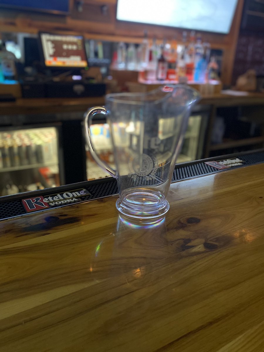 CarlsBeef's tweet photo. Standard issue pitcher at Pony Inn is a clear and obvious 9.9 https://t.co/7kXdXbY89i